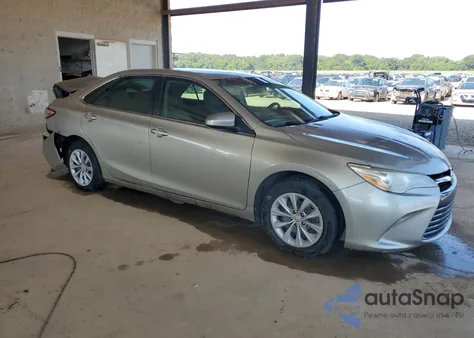 2015 Toyota Camry Le z USA, uszkodzony, nr VIN 4T4BF1FK6FR469277
